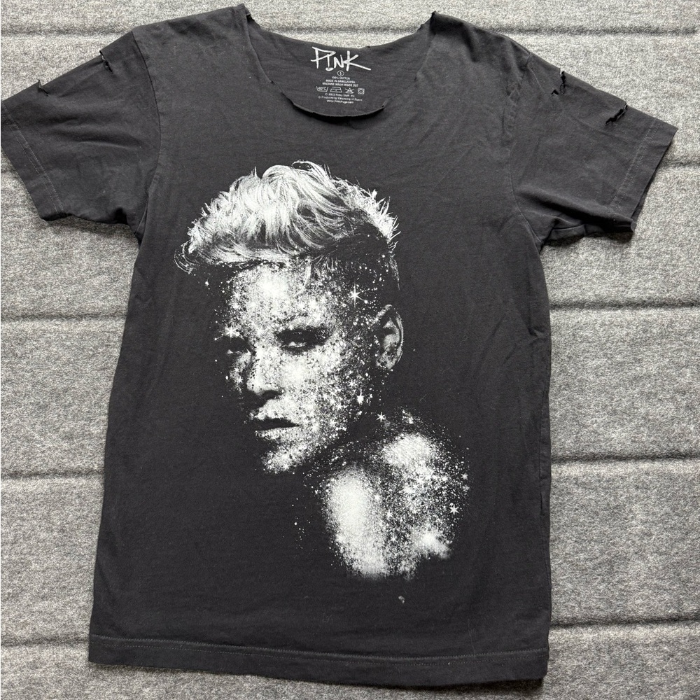 PINK 2023 Tour Black Graphic Tee